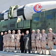 Kim Jong-un diz que Coreia do Norte terá força nuclear mais poderosa do mundo (STR/KCNA/AFP – 27.11.2022)